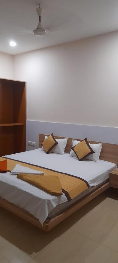 Sai Velan Residency Hotel Диндигъл Екстериор снимка